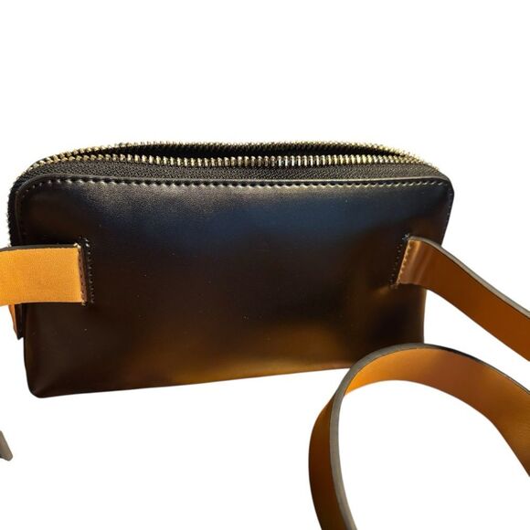 Kate Spade New York Zip Embossed Logo Unisex Belt Bag - Picture 2 of 9